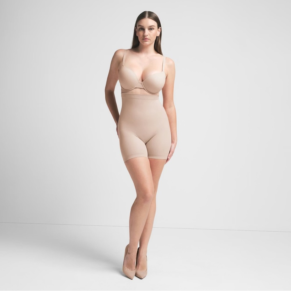 Skims Seamless Scult Mid Thigh Short Shapewear NWOT